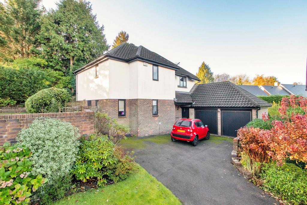 Highgrove, Tunbridge Wells, Kent, TN2 4 bed detached house for sale £