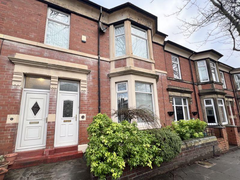 Queen Alexandra Road, North Shields 2 bed apartment £800 pcm (£185 pw)