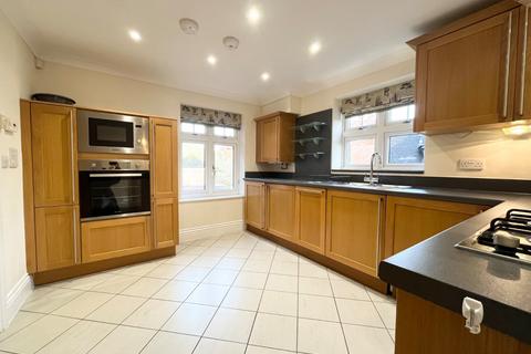 3 bedroom flat to rent, Bear Lane, Henley-in-Arden, Warwickshire, B95