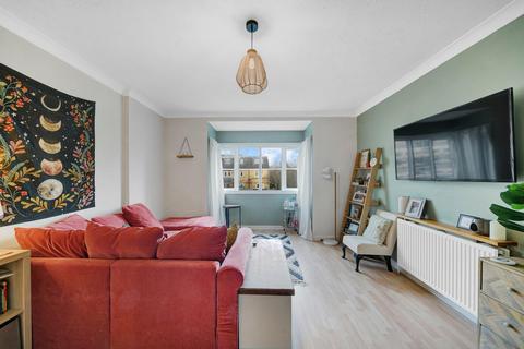 1 bedroom flat for sale - East Gardens, London SW17