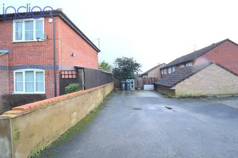 9 Benington Close, Luton, LU2 7YJ