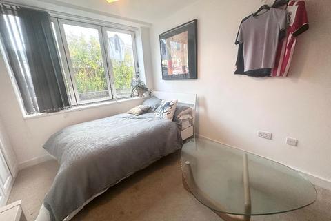 2 bedroom flat for sale, Knoll Rise, Orpington, Kent, BR6 0FD