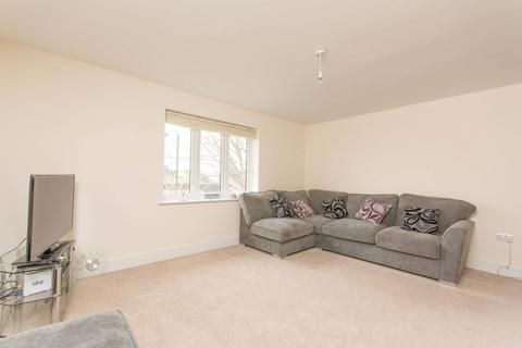 2 bedroom flat to rent, High Road, Harrow Weald, Harrow, HA3