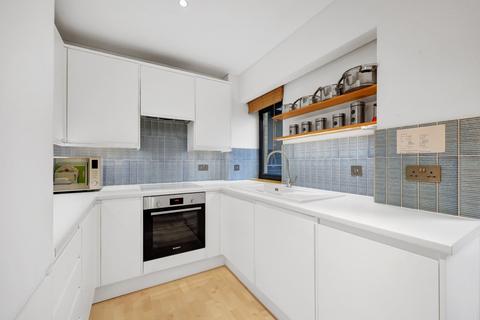 2 bedroom apartment to rent, Britton Street, EC1M