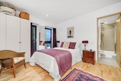 2 bedroom apartment to rent, Britton Street, EC1M