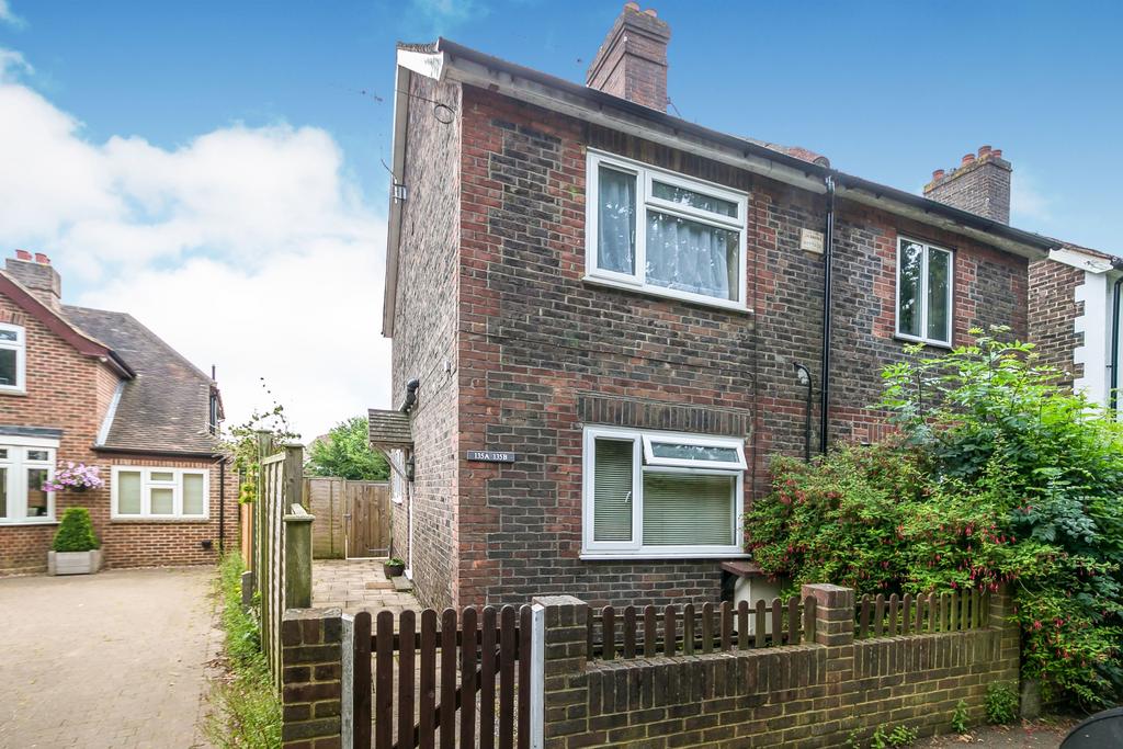 Lingfield Road, East Grinstead 1 bed flat £900 pcm (£208 pw)