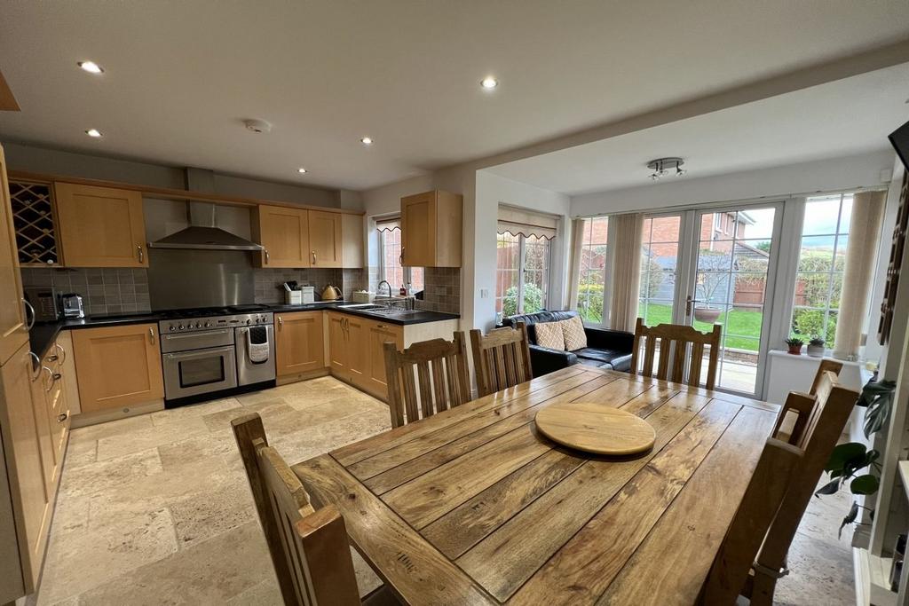The Paddock, Llanellen, Abergavenny, NP7 5 bed detached house for sale