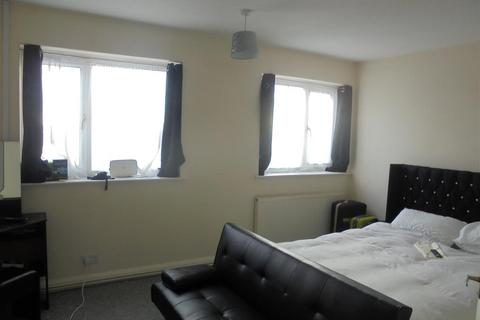 2 bedroom penthouse to rent, Wakefield Road, Swillington, Leeds