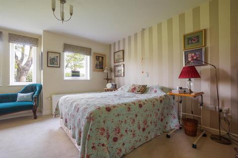1 bedroom retirement property for sale, Garden Apartment, Margaret Court, Main Street, Tiddington