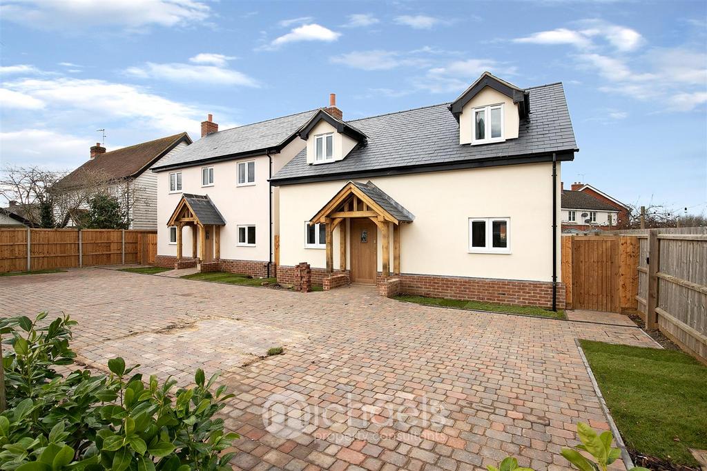Main Road, Great Leighs, Chelmsford 3 bed detached house to rent £