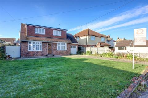 4 bedroom detached house for sale, Halstead Road, Frinton-On-Sea CO13