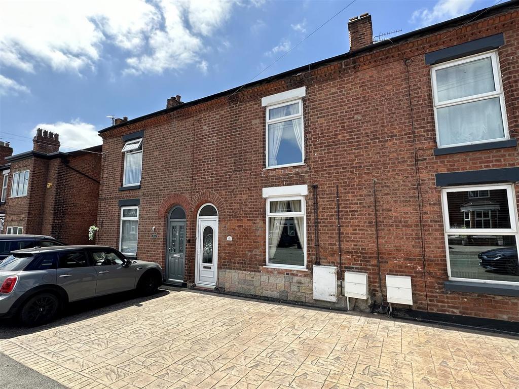 London Road, Davenham 3 bed terraced house £200,000