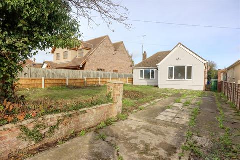 2 bedroom detached bungalow for sale, Weeley Road, Clacton-On-Sea CO16