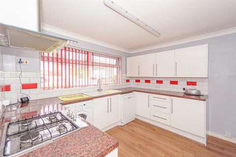 3 bedroom detached bungalow for sale, Brading Close, Hastings