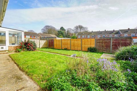 19 Brading Close, Hastings, TN34 2HT