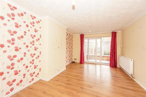 19 Brading Close, Hastings, TN34 2HT