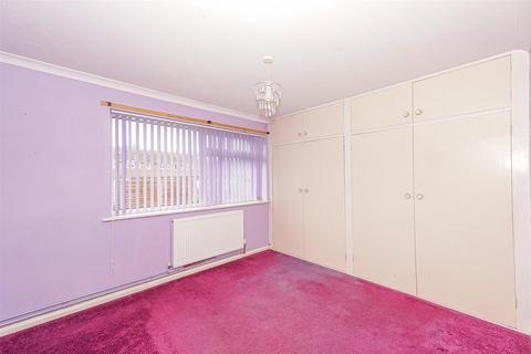 19 Brading Close, Hastings, TN34 2HT