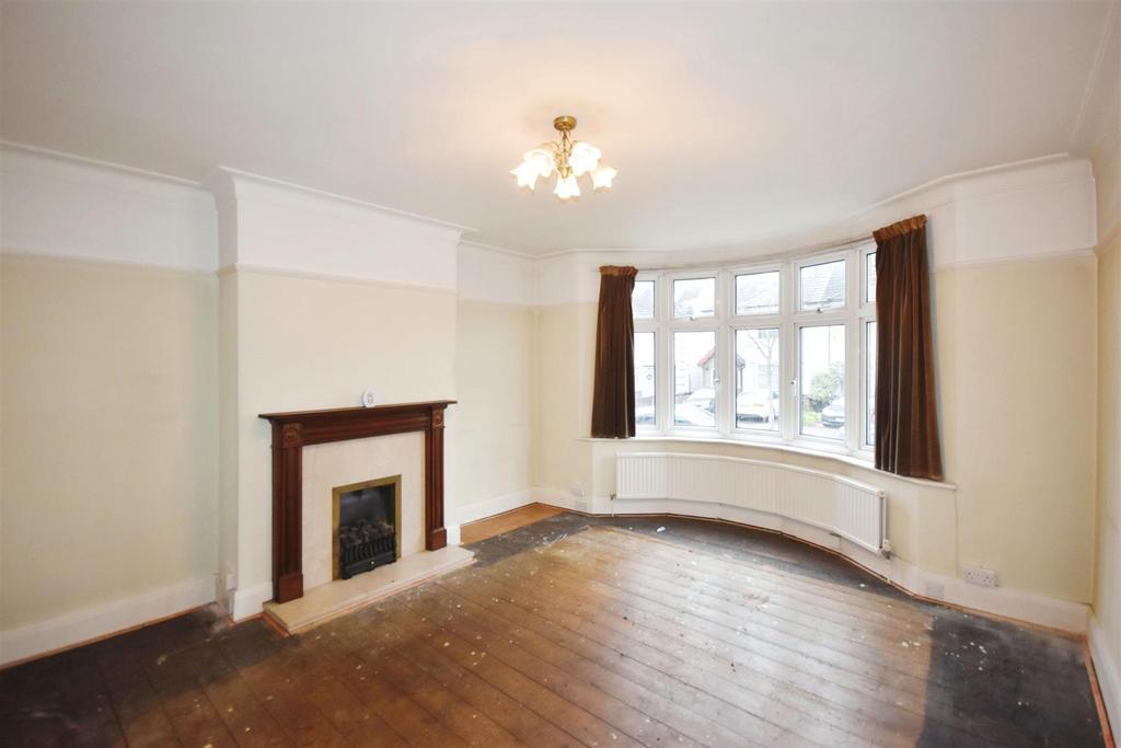 Boston Gardens, Brentford 4 bed semidetached house for sale £800,000