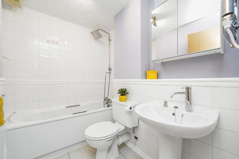 24 Redwood Gardens, Chingford, London, E4 7NZ