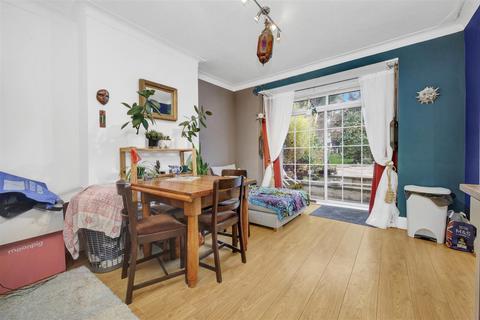 3 bedroom semi-detached house for sale, Randall Avenue, London NW2