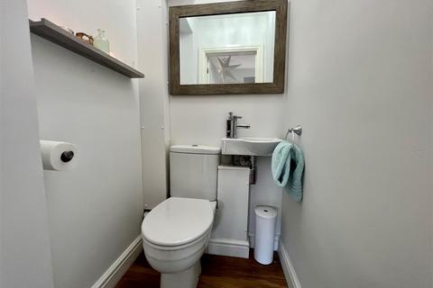 7 Cedar Grove, Burnham-on-crouch, CM0 8DQ