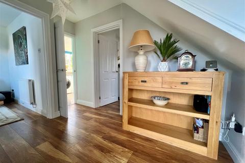 7 Cedar Grove, Burnham-on-crouch, CM0 8DQ