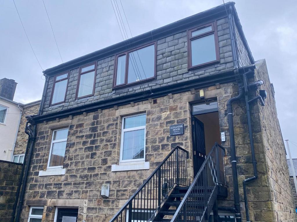 Alexander House, Guiseley 2 bed apartment £995 pcm (£230 pw)