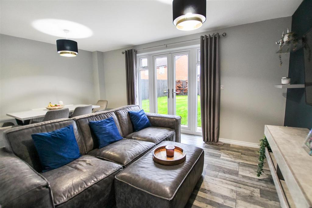 Paton Way, Darlington 3 bed detached house for sale £210,000