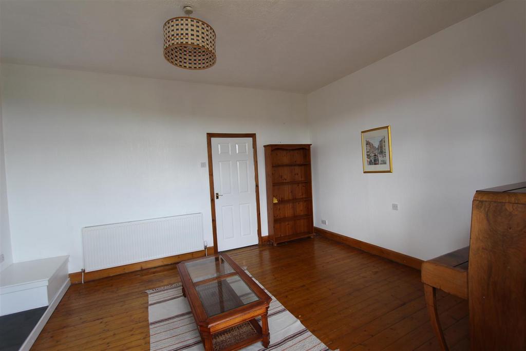 Lounge/Dining
