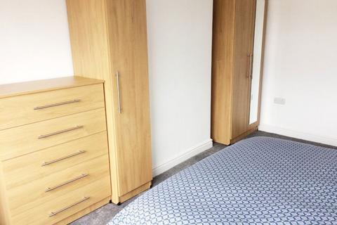 6 bedroom house share to rent, Stanton Road - VIEWINGS FROM 8am - 8pm