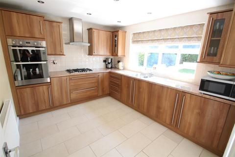 4 bedroom detached house for sale, Downhall Park Way, Rayleigh