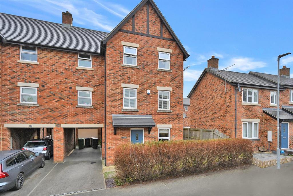 Thomas Drive, Guiseley, Leeds 4 bed semidetached house for sale £499,950