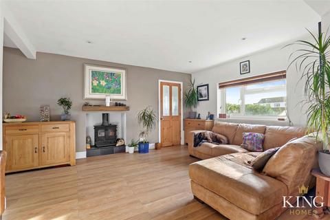 5 Bearley Road, Snitterfield, Stratford-upon-avon, CV37 0JH