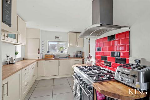 5 Bearley Road, Snitterfield, Stratford-upon-avon, CV37 0JH