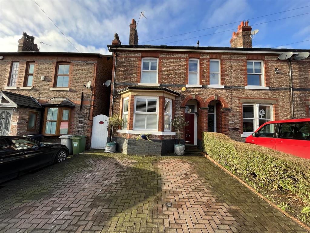 Knutsford Road, Alderley Edge 4 bed semidetached house for sale £699,950