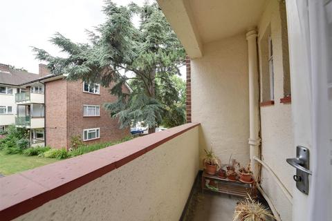 2 bedroom flat for sale, Holders Hill Road, Hendon, London