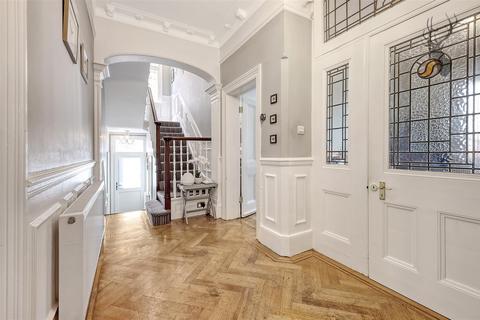 2 Forest Avenue, London, E4 6AR