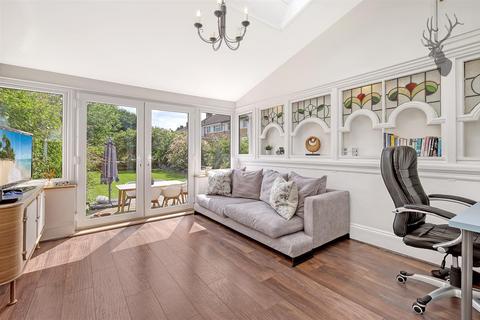 2 Forest Avenue, London, E4 6AR