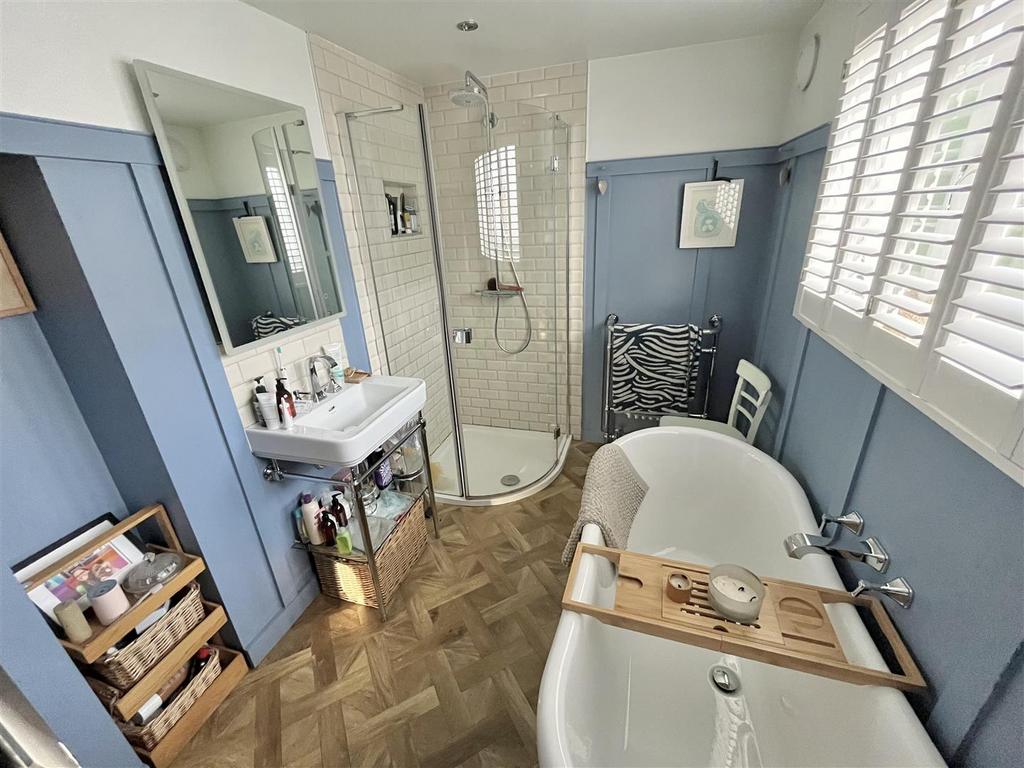 Bathroom Aspect 2