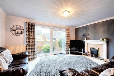 3 bedroom semi-detached house for sale, Victoria Close, Arnold, Nottingham