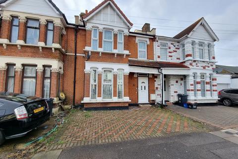 3 bedroom house for sale - Audley Gardens, Ilford