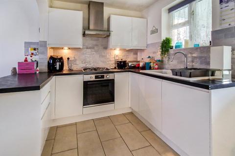 3 bedroom terraced house for sale, Mareth Road, Bedford