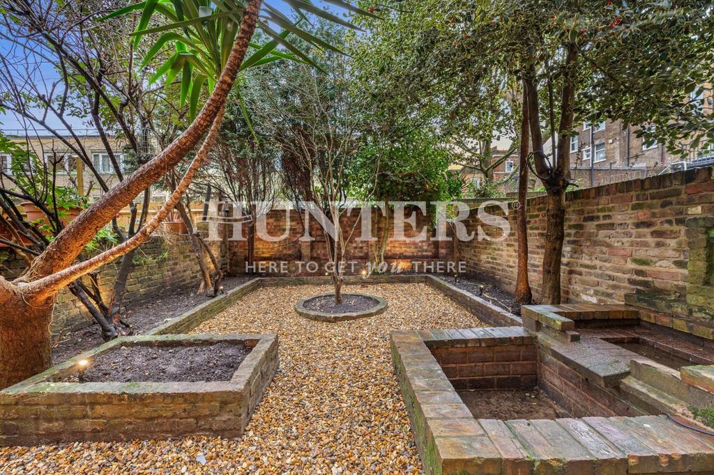 Garden rear facing