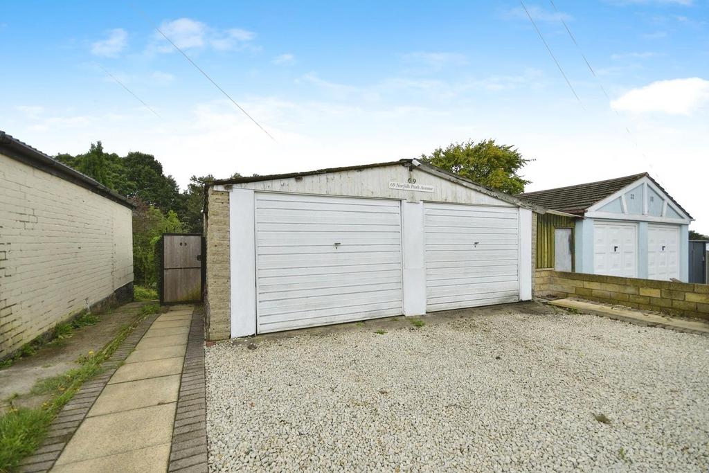 DOUBLE GARAGE &amp; PARKING