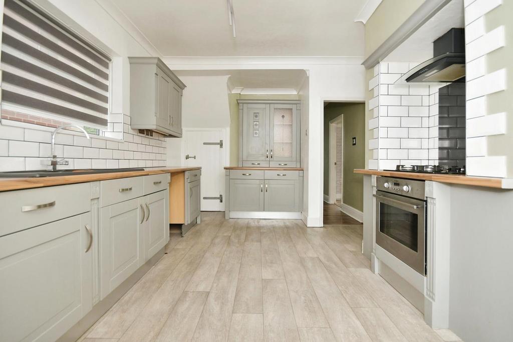 Dining kitchen