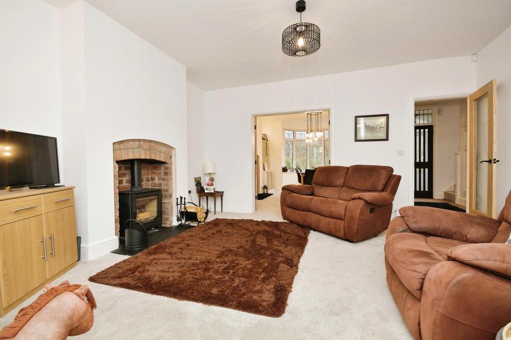 Abbeydale Road South, Millhouses, Sheffield, S7 2QR 4 bed house for