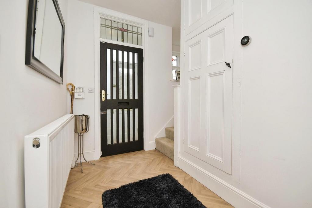 Abbeydale Road South, Millhouses, Sheffield, S7 2QR 4 bed house for
