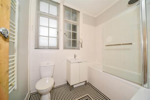 2 bedroom flat for sale, Ellesmere Court, Seymour Villas, London