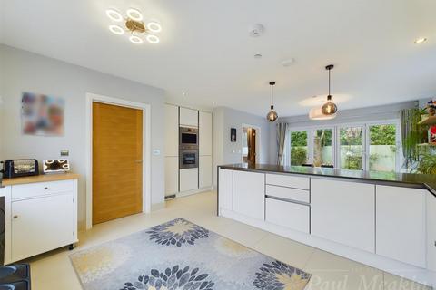 Brambletye, 10c Church Way, South Croydon, CR2 0JQ