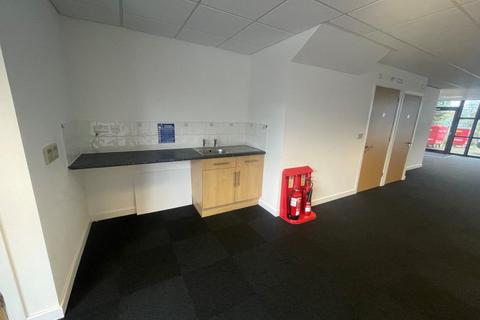 Property to rent, Summit Business Park